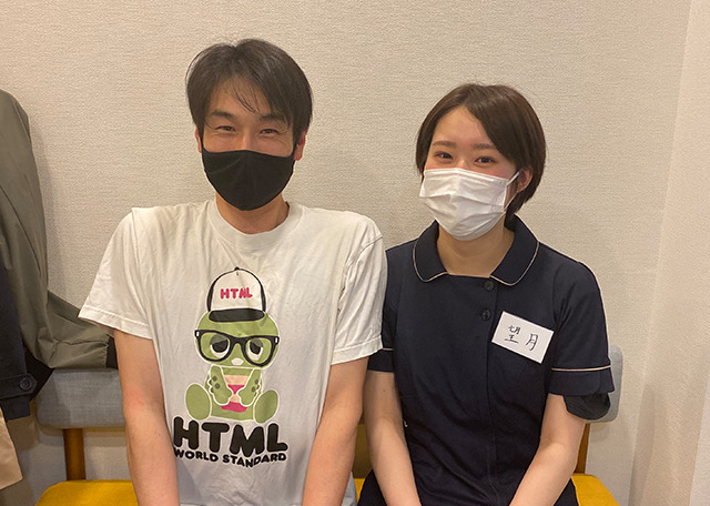 女性スタッフ写真